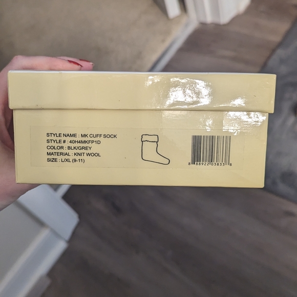 Michael Kors Cuff Socks - Picture 2 of 4